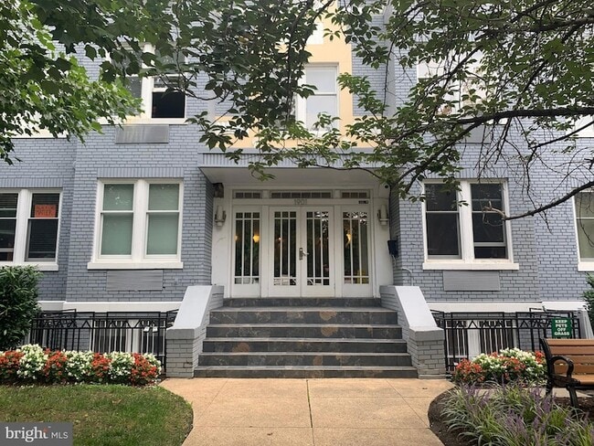 Building Photo - 1901 16th St NW Unit 13 Rental