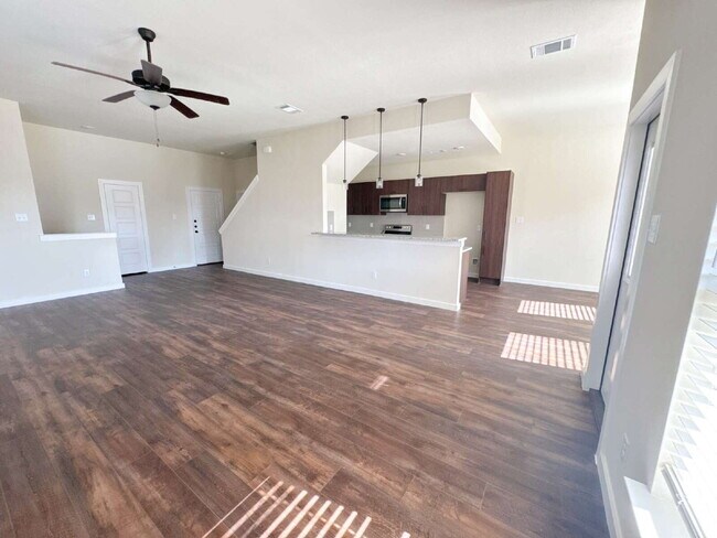 Photo - 4 Bedroom, 2.5 Bath in Midlothian ISD Near 287 & 67