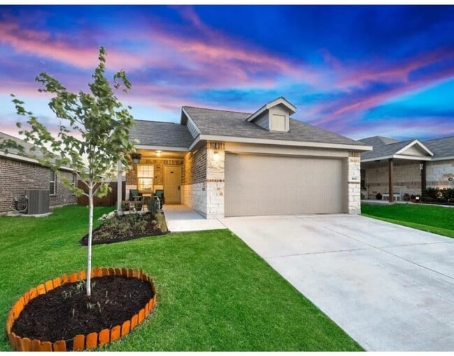 Building Photo - EMISD***3/2/2****