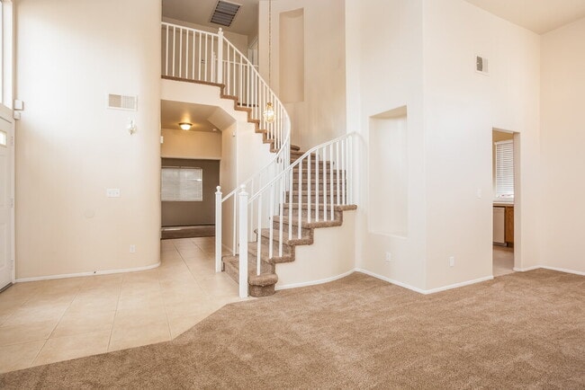 Photo - 2413 Bloomington Dr