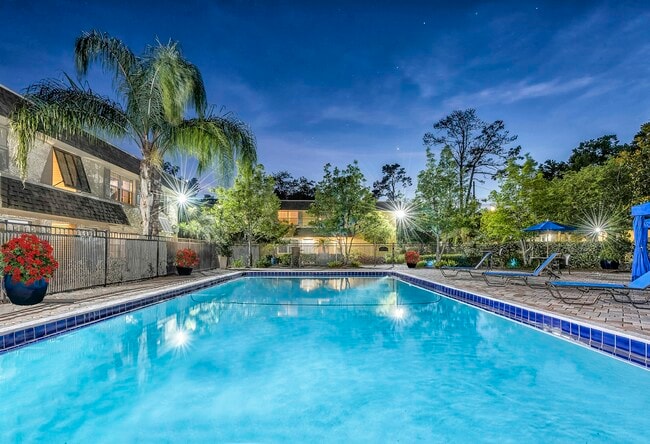 Building Photo - 2144 Dunsford Terrace Unit 4