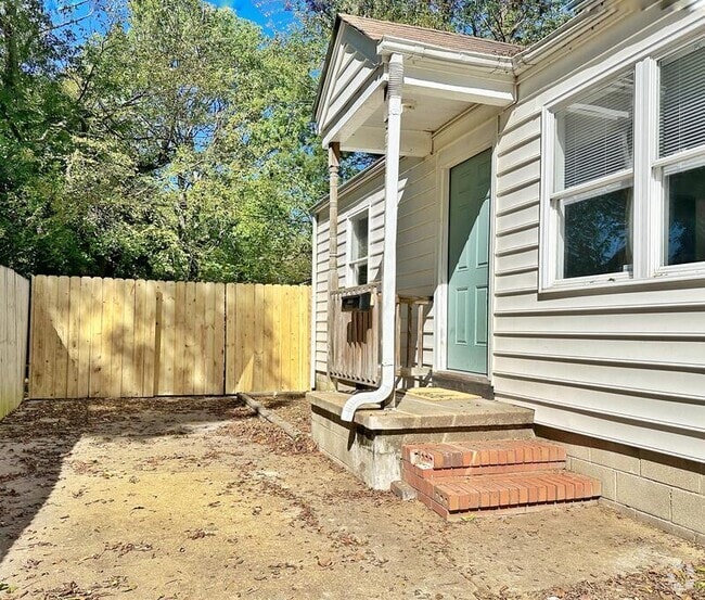 Building Photo - 852 W 48th St Rental