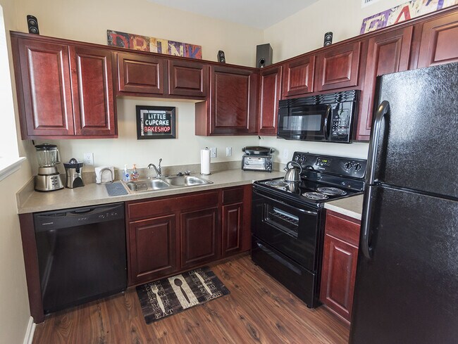 Tenth & College Horizons Apartments