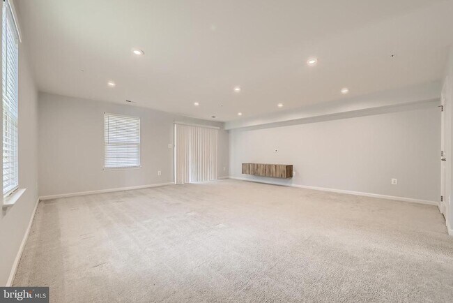 Photo - 2911 Stagg Ln