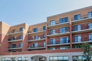 Building Photo - 3125 W Fullerton Ave Unit 206