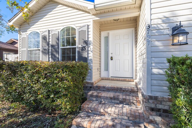 Photo - 3797 Peachtree Way