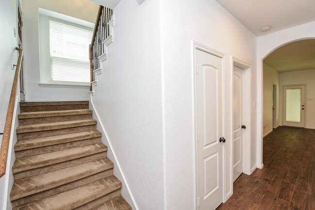 Photo - 18 Cheswood Manor Drive