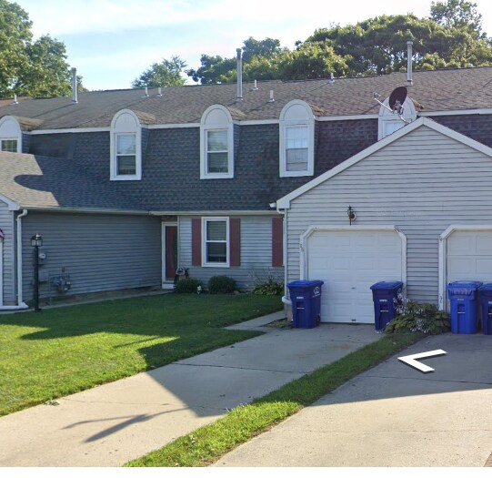 Photo - 25 River Bank Dr