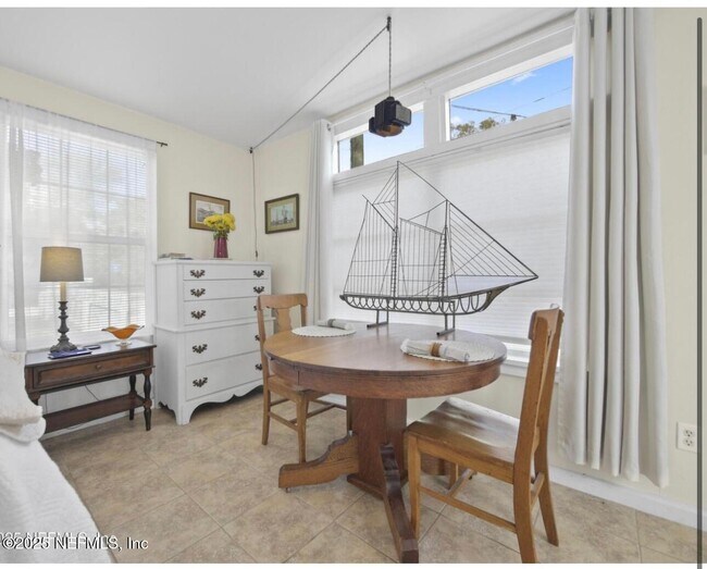 Photo - 509 Live Oak St