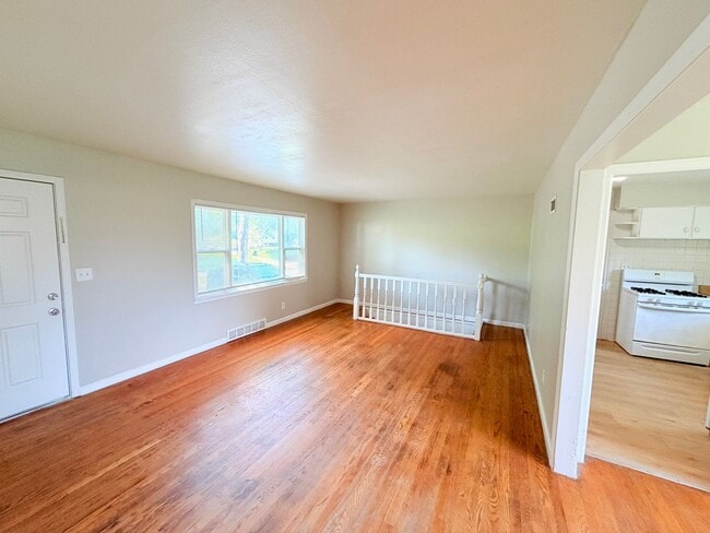 Photo - 5403 Booth Ave