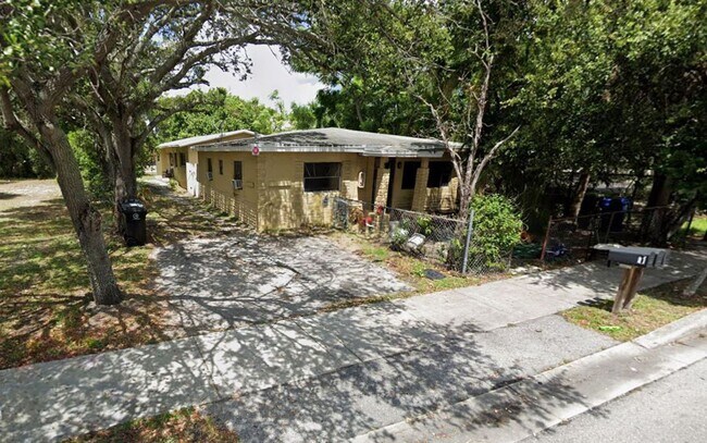 Photo - 635 NW 10th Terrace Apartment Unit 1