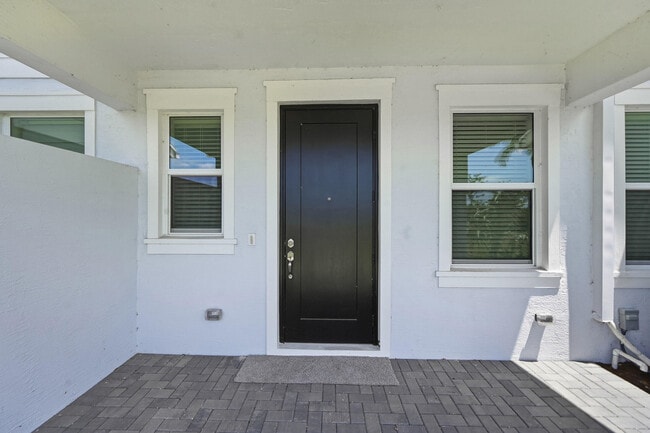 Photo - 4910 Longwood Lake Sq