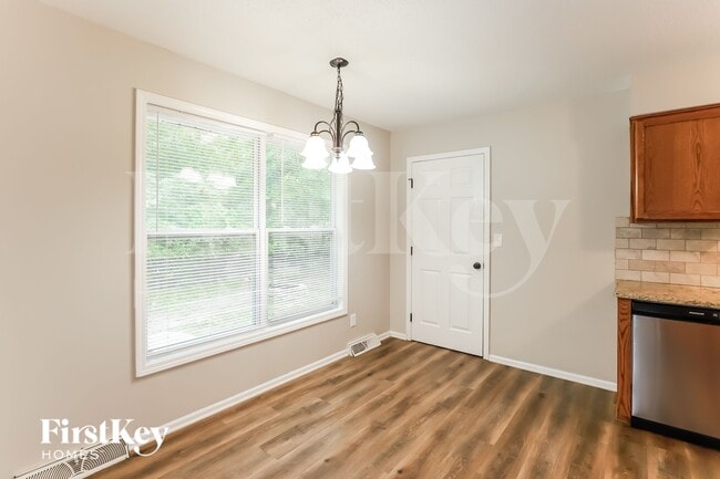 Photo - 5905 NW Whispering Oaks Ln