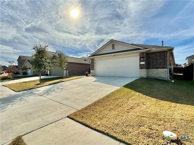 224 Yoakum St