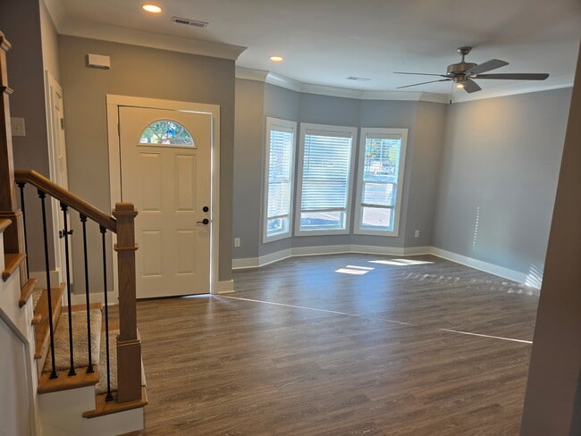 837 Murray Dr
