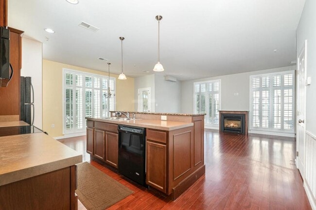 Photo - 3029 H Meridian Commons