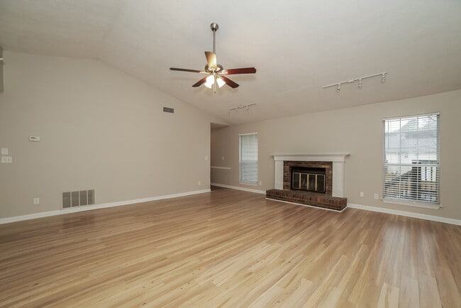 Photo - 1338 Colonial Trce NW