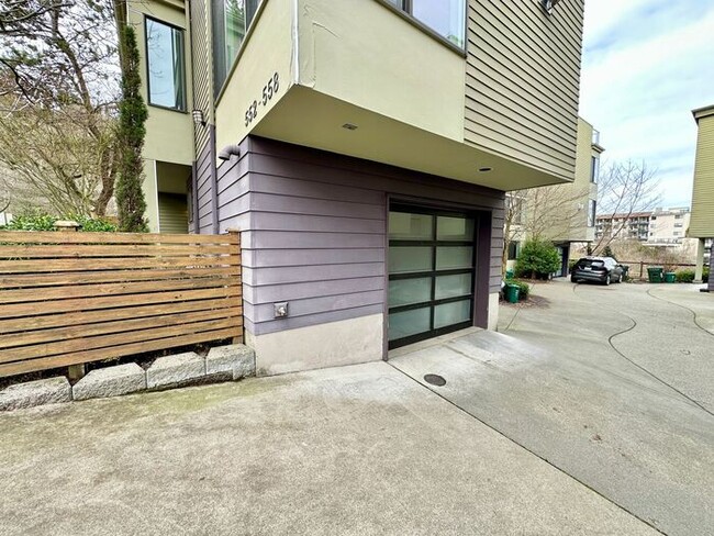 Photo - 552 McGraw St