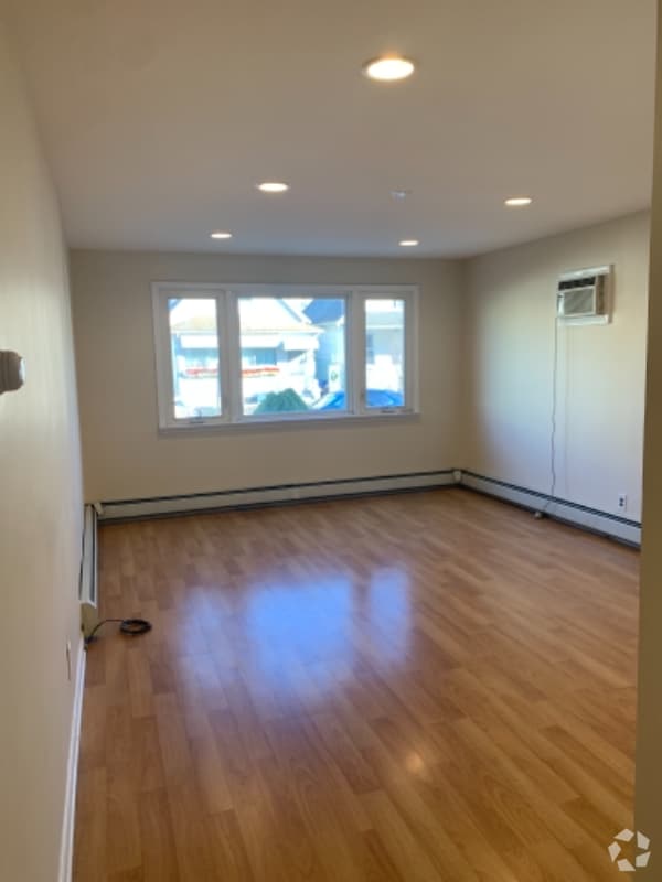 Building Photo - 31 Blakeley Pl Unit 1 Rental