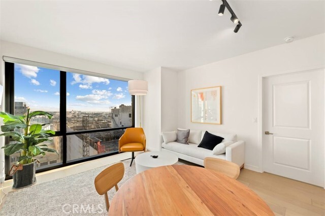 Building Photo - 400 S Broadway Unit 1601