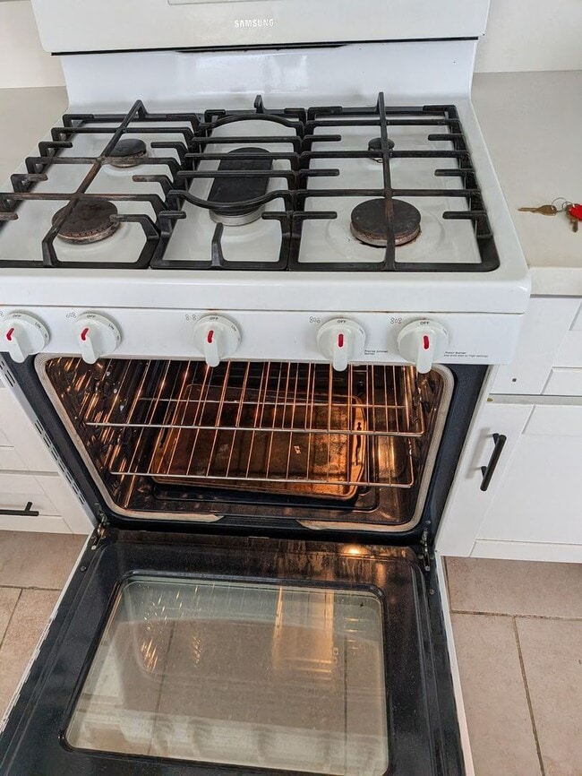 Building Photo - Mira Mesa Apartment New Salem Unit 13