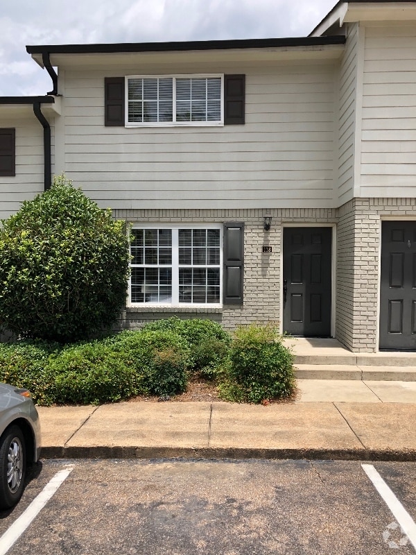 Building Photo - 1802 Jackson Ave W Rental