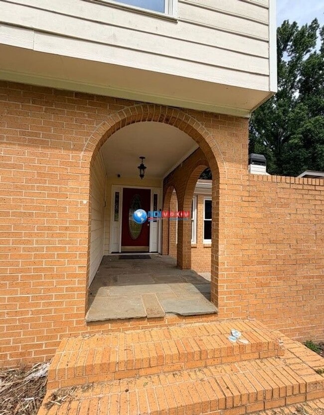 Photo - Spacious two master bedrooms split-level house in Decatur