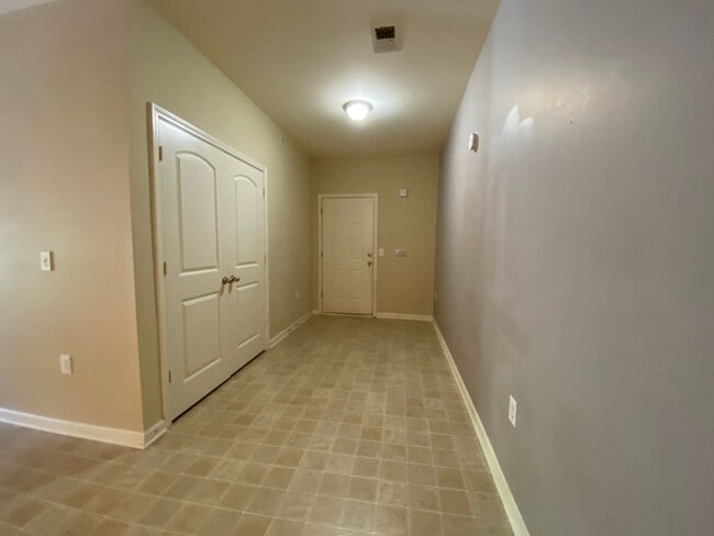 Photo - reinb190 Unit 202