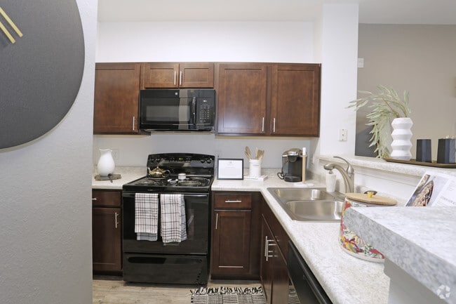 4BR, 2BA - 1128 SF