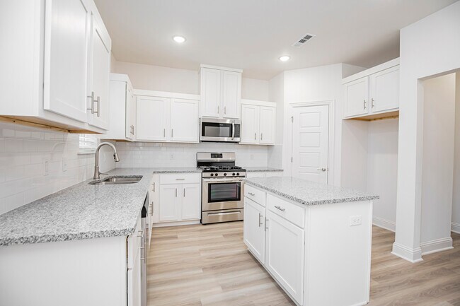 Photo - 4307 SW Bison St