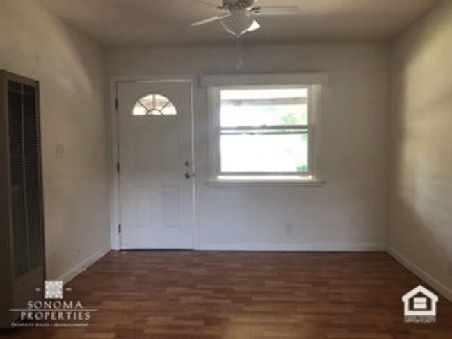 Photo - West Side 1bd/1ba Apartment, All Utilities Paid!