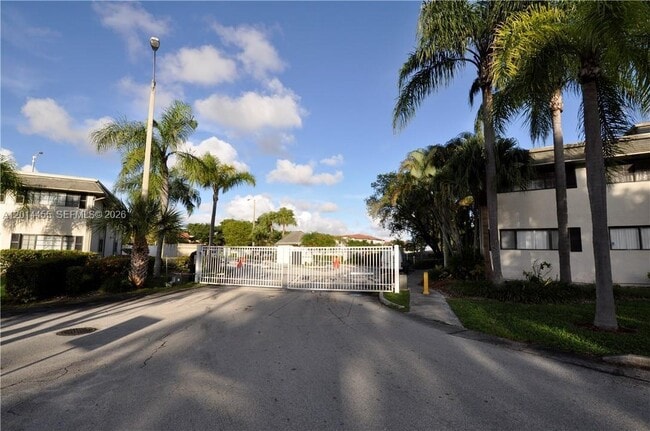 Photo - 20680 NE 4th Ct Unit 204