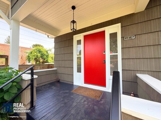 Photo - Classic Tacoma Craftsman | Fenced Yard, Garage & Pet Friendly
