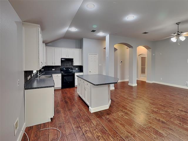 5920 Paloma Blanca Dr