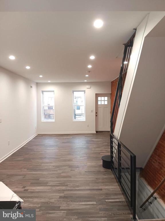 Photo - 1911 N Lawrence St