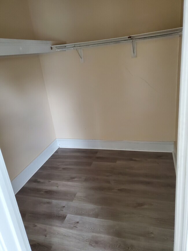 861 Oakwood Ave Apartments Unit 861 Schenectady, NY