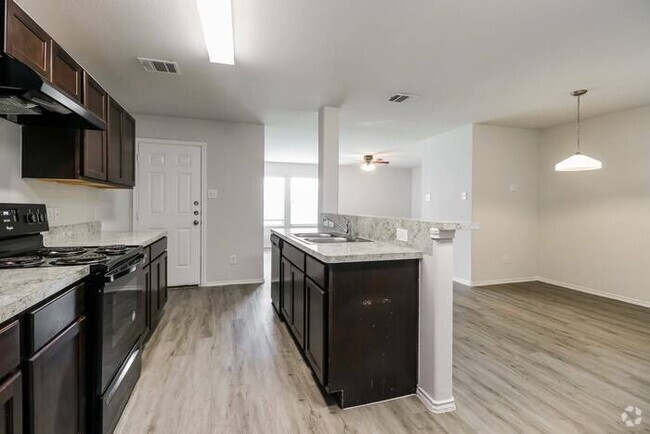 Building Photo - 12730 Veterans Silver Rd Rental
