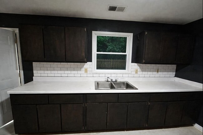 Photo - 3640 Fairmont Ave