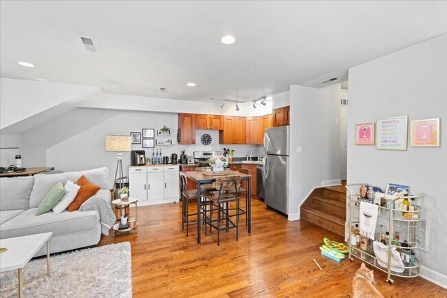 Photo - 2 bedroom in Chicago IL 60642 Unit 1F