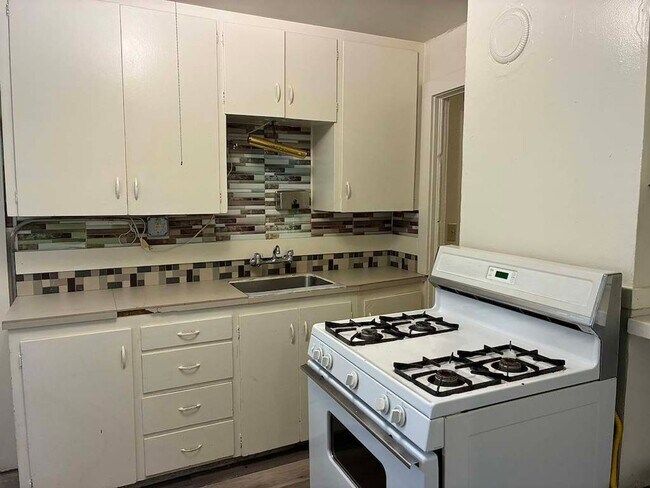 809 High St Unit 101