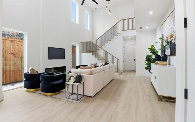 Photo - 628 Wayne St