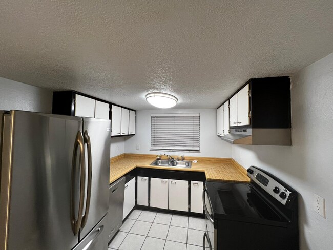 Photo - 111 Springwood Cir