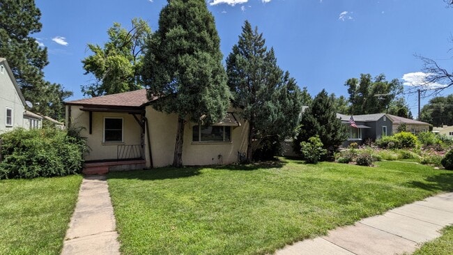 Building Photo - 3 Bed 2 Bath Near Downtown COS Rental
