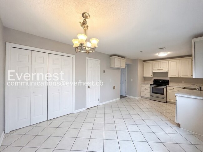 Photo - 1588 King James Dr