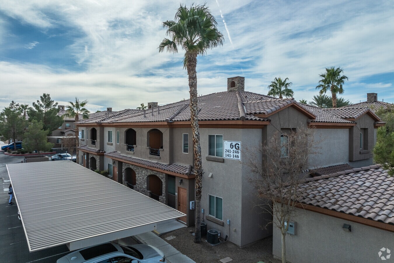 Alternate Image - La Paloma