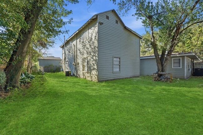 Photo - 6526 Linden St