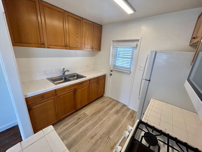 Photo - Charming and Bright 2 bed 1 bath in Point ... Unit 3143 Macaulay Street