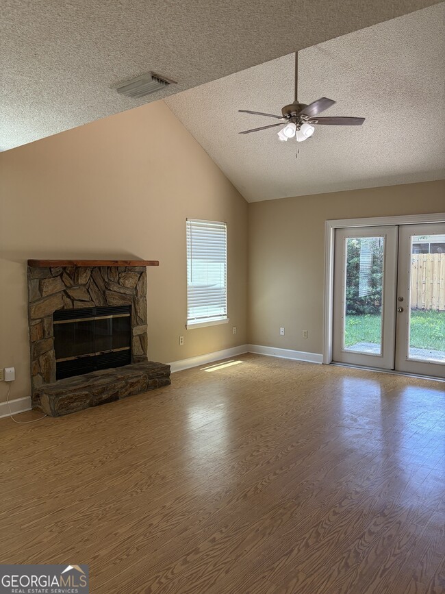 Photo - 110 Millers Trace Dr
