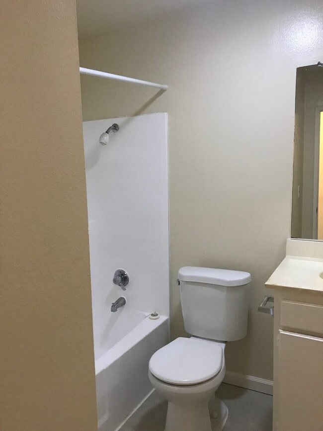 Photo - 109-109 N Michigan Ave Unit 109-3
