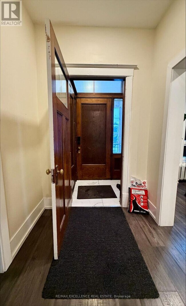 Photo - 395 Aberdeen Ave